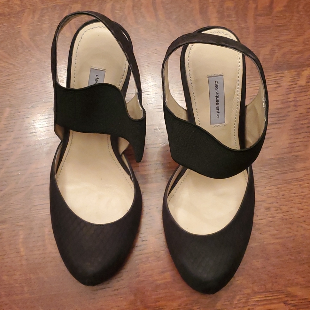 Classiques Entier black banded pumps